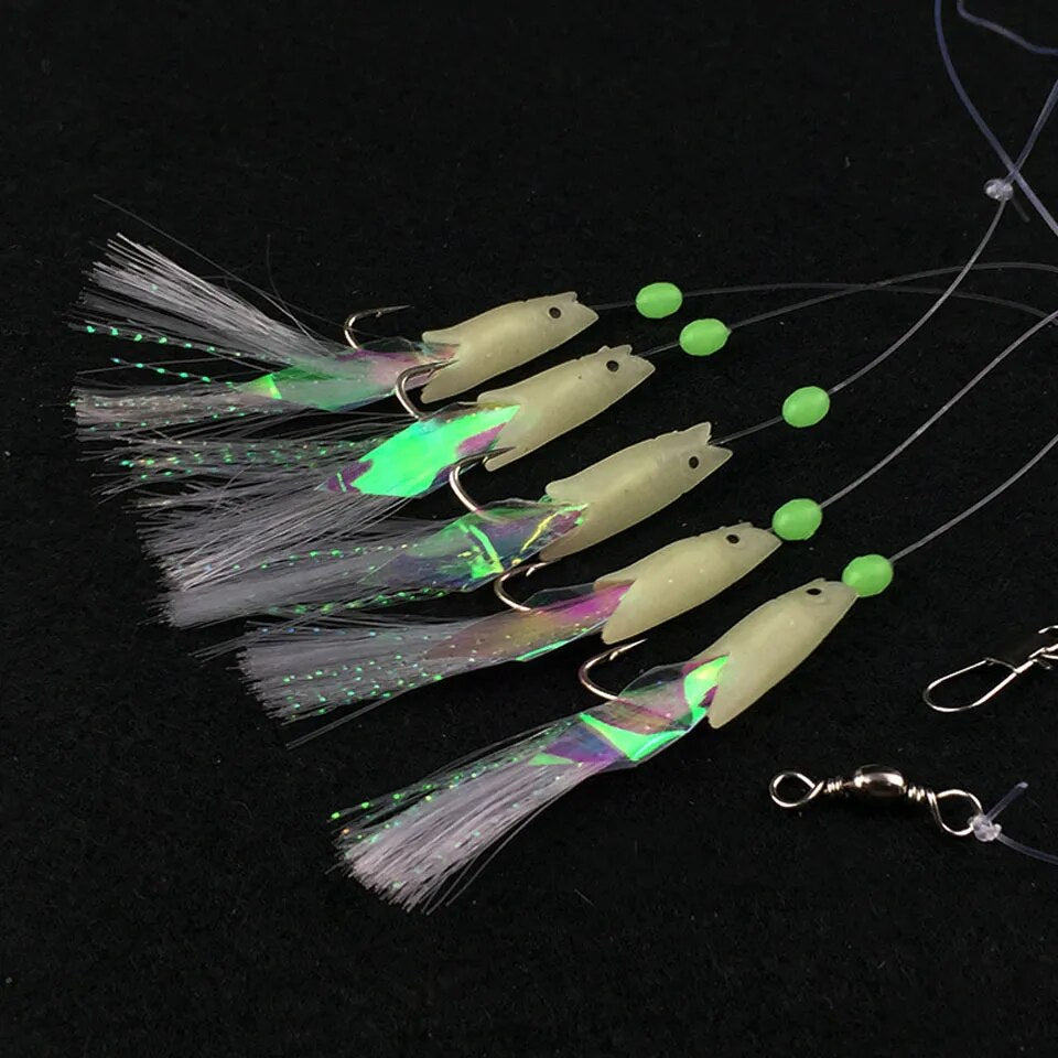 5Pcs/Set High Quality Carbon Steel Mackerel Feathers Bass Cod Lure Sea Fishing Luminous Fishing Hook Treble Bait Fishing Wire