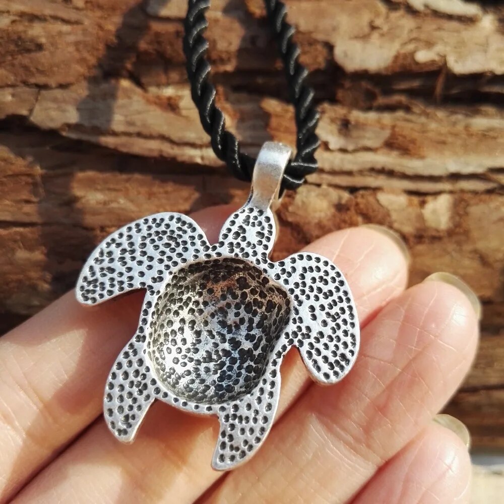 Antique Silver Plated Sea Turtle Pendant Necklace: New Fashion Cute Animal Design Tribal Jewelry
