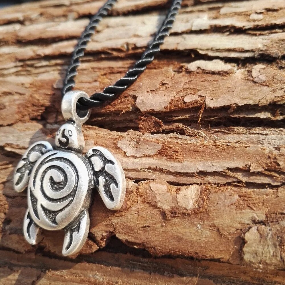 Antique Silver Plated Sea Turtle Pendant Necklace: New Fashion Cute Animal Design Tribal Jewelry