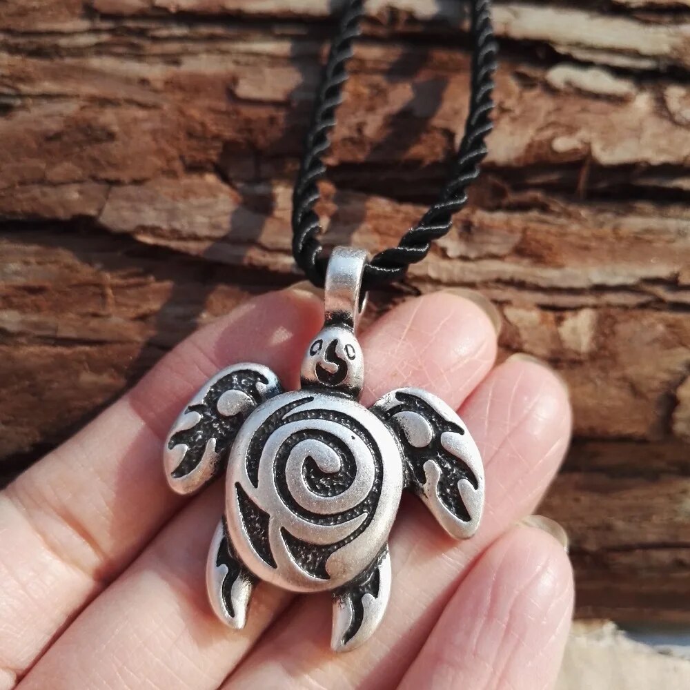 Antique Silver Plated Sea Turtle Pendant Necklace: New Fashion Cute Animal Design Tribal Jewelry