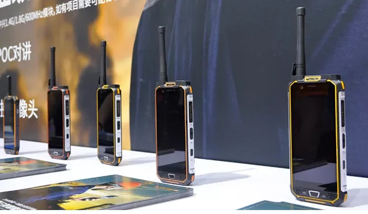 Aoro M5 Bluetooth 4.0 dmr uhf radios de comunicacion walkie talkie antenna fdd rugged smartphone price