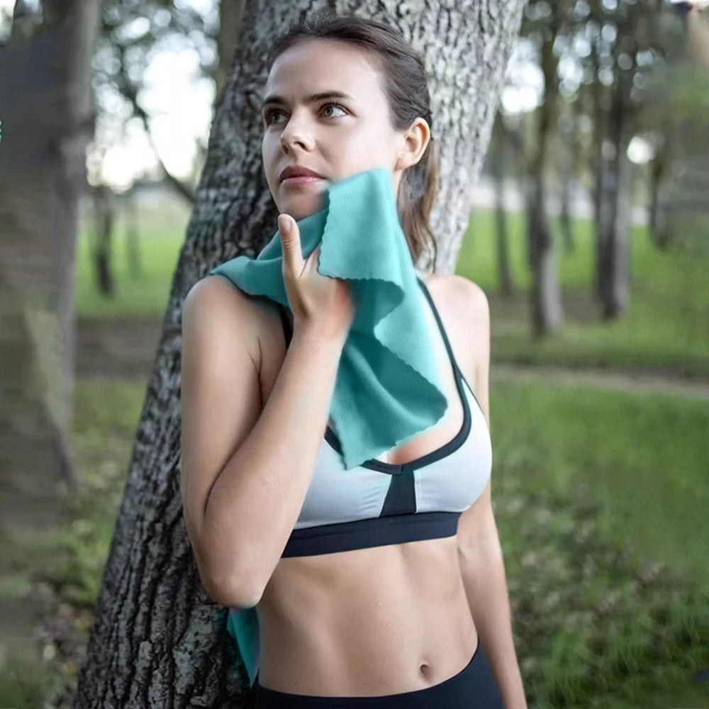 Quick-drying Lightweight Absorbent Travel Towel Swim Towels for Sports Camping and Hiking Are Soft and Super Absorbent
