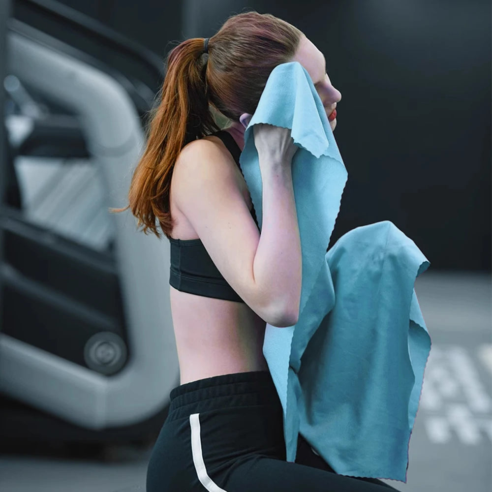 Quick-drying Lightweight Absorbent Travel Towel Swim Towels for Sports Camping and Hiking Are Soft and Super Absorbent