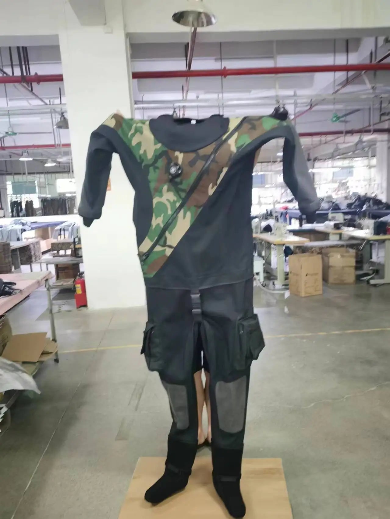 Unisex Drysuit UK Waterproof and Breathable Plus Size (L XL XXL) for Adults 5mm Wetsuits for Diving