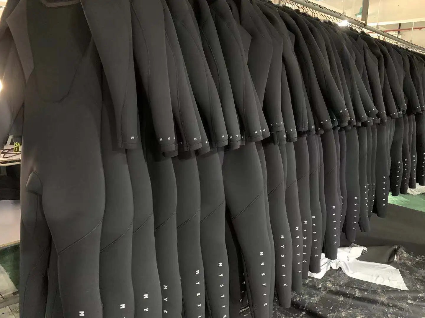 Unisex Drysuit UK Waterproof and Breathable Plus Size (L XL XXL) for Adults 5mm Wetsuits for Diving