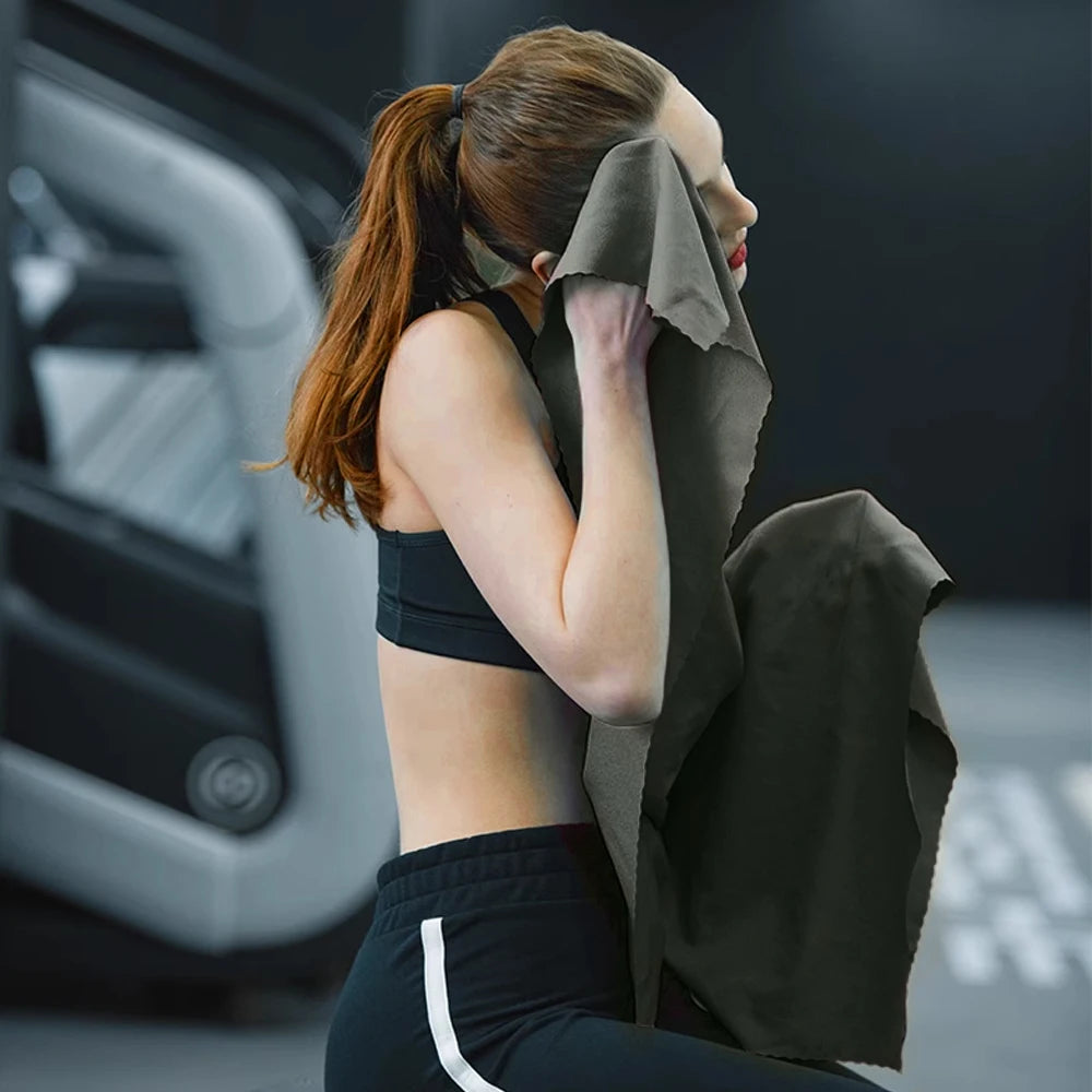 Quick-drying Lightweight Absorbent Travel Towel Swim Towels for Sports Camping and Hiking Are Soft and Super Absorbent