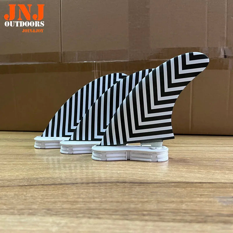 JNJ-FCS 2 Surfboard, M G5 Fins, Medium Surf Table And Large G7 Thruster with Honeycomb